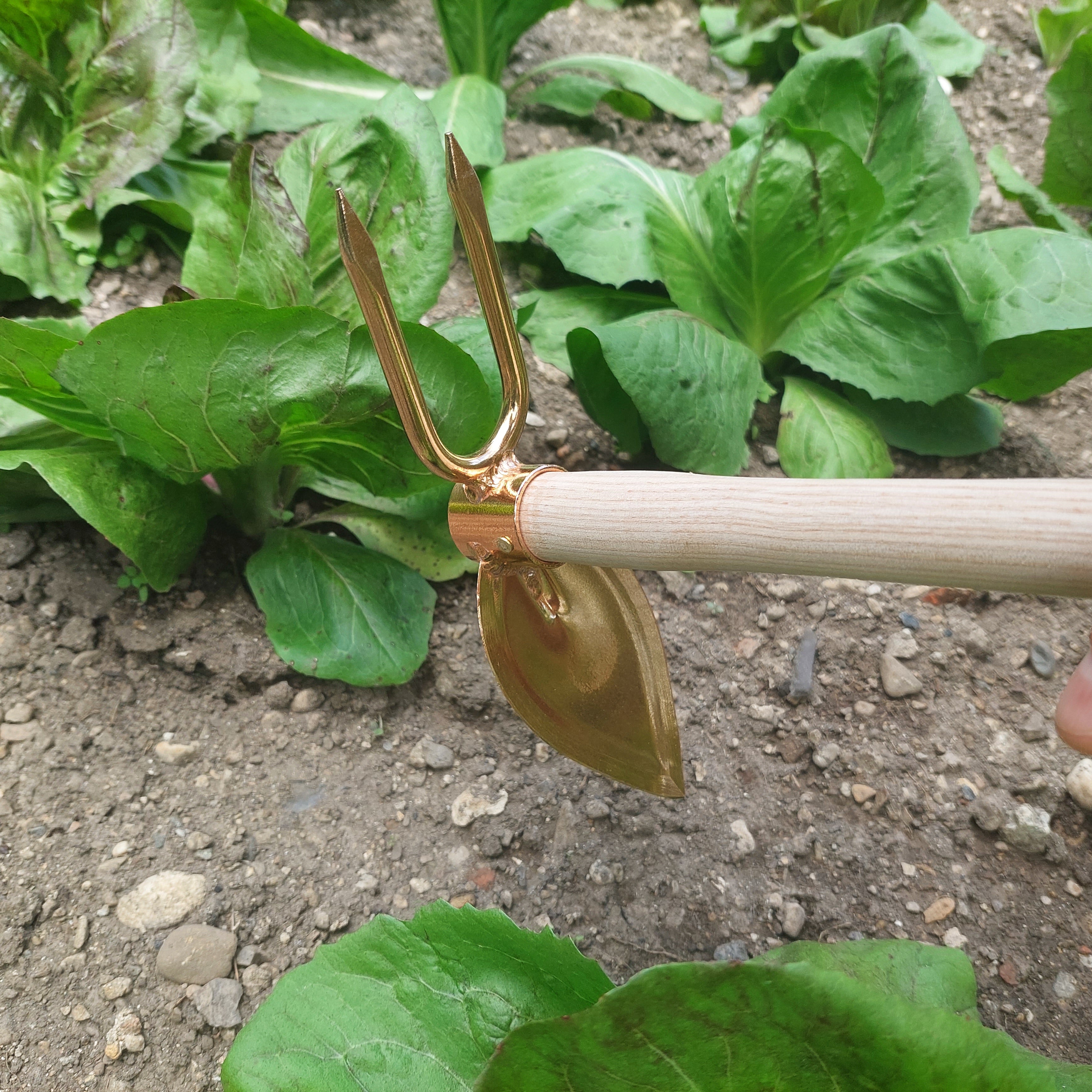Copper Garden Hoe Vida