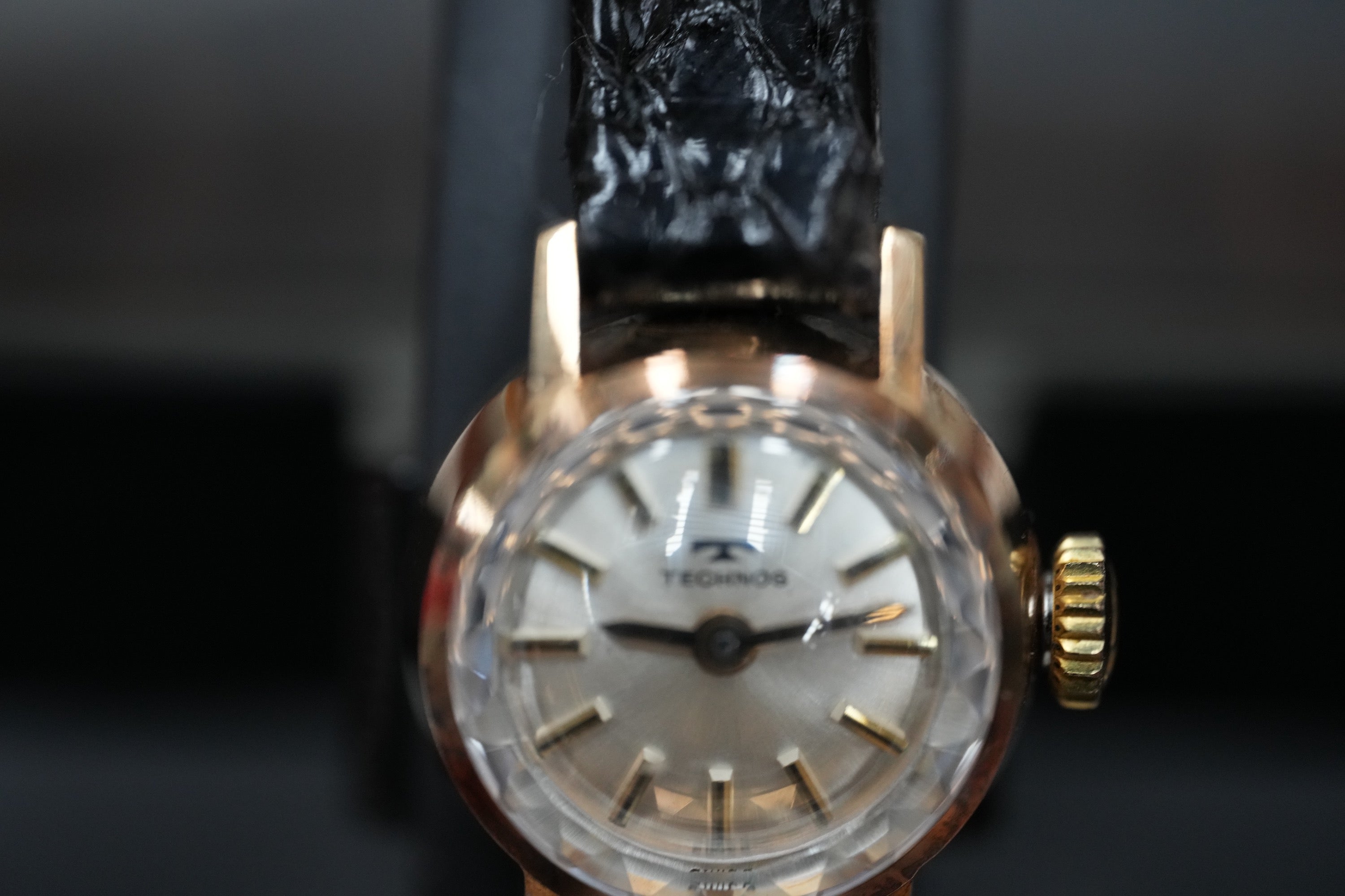 14k gold watch Technos
