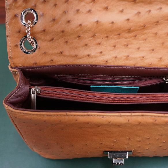 Handbag in camel ostrich leather