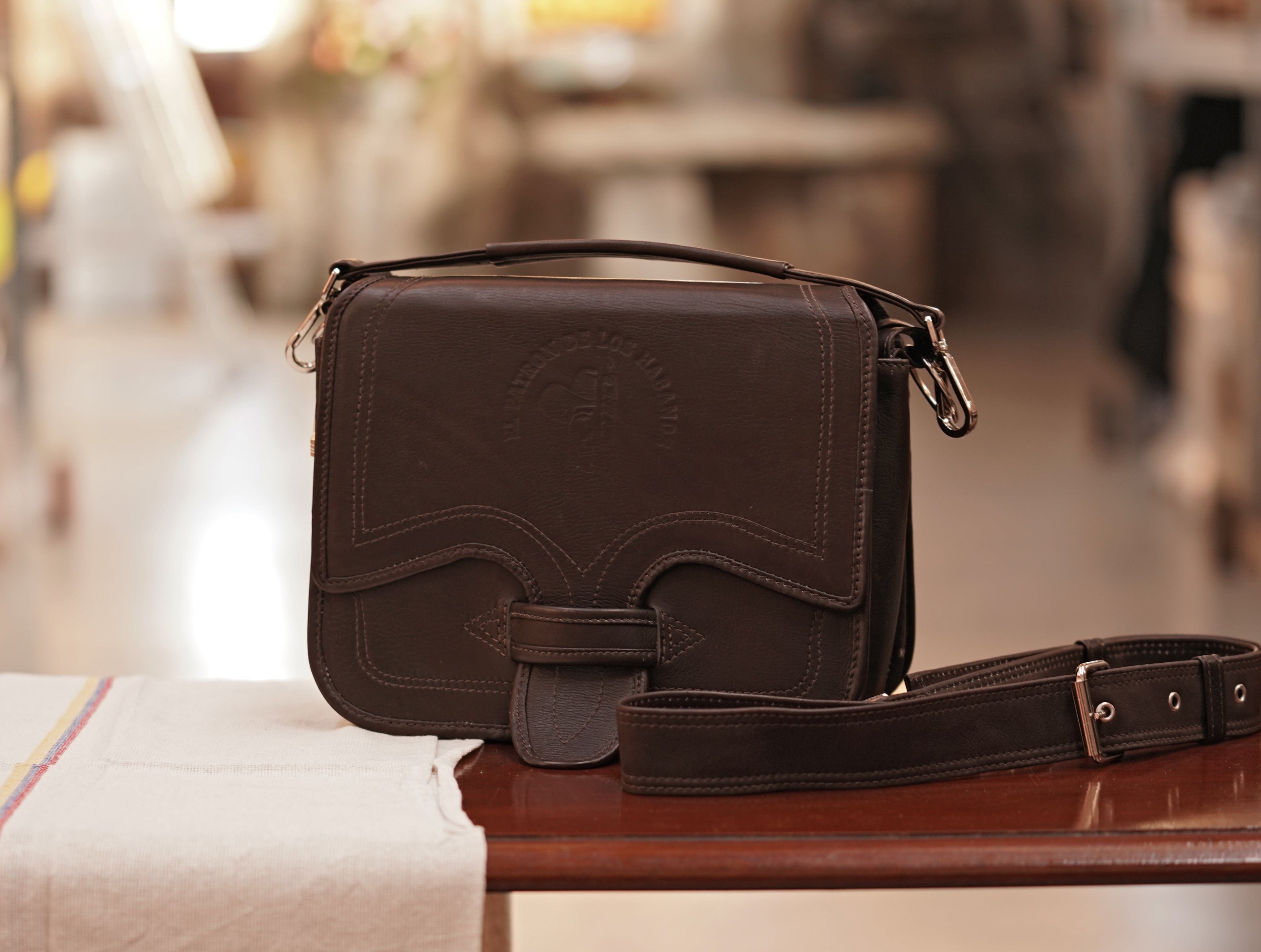Cigarriel travel case in full chocolade