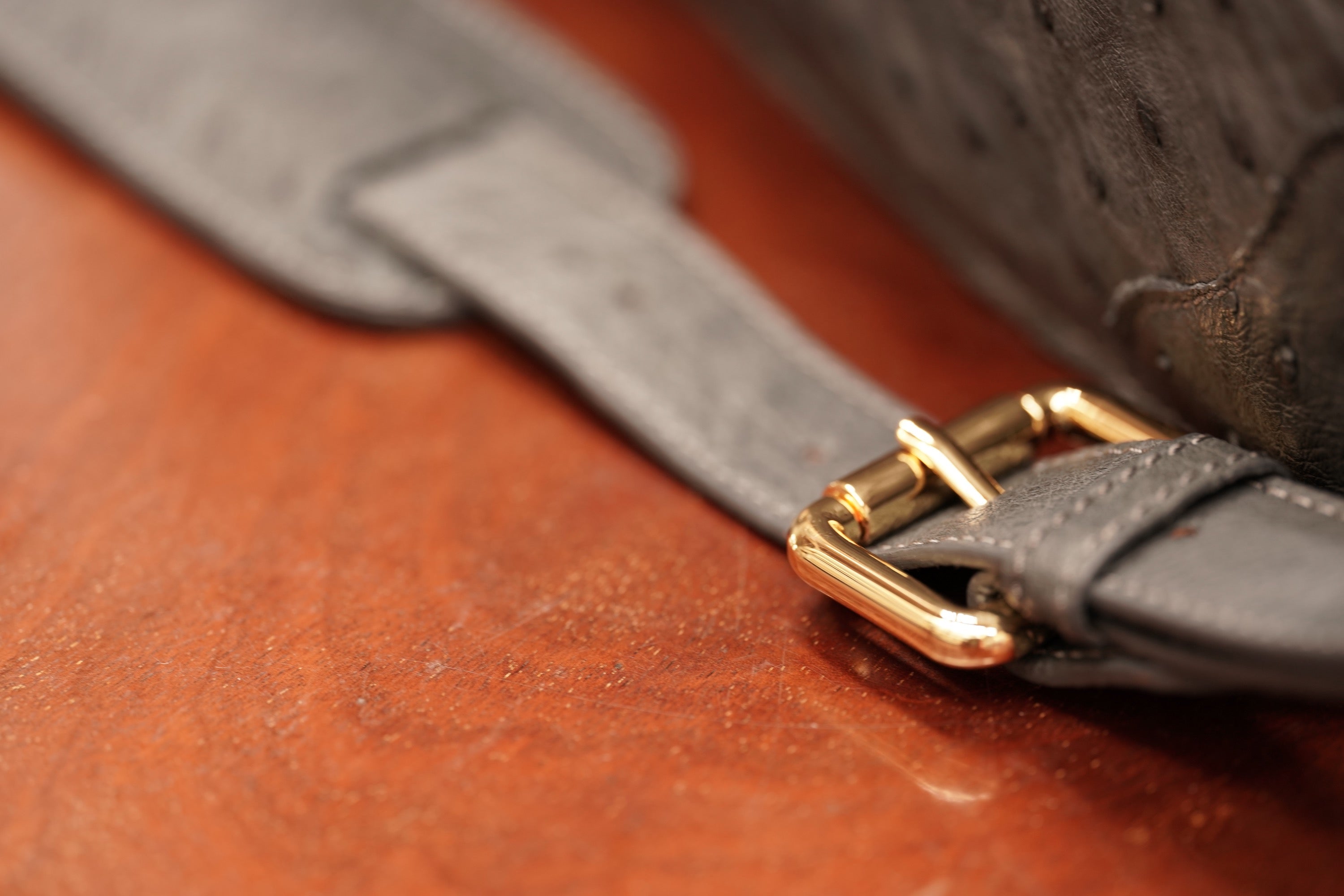 Warm greystone A4+ business bag in ostrich leather