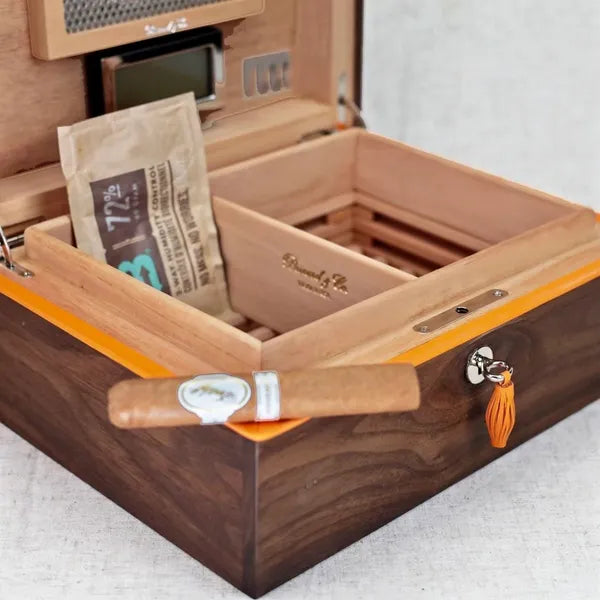 Walnoot humidor met oranje leer 60/70 sigaren