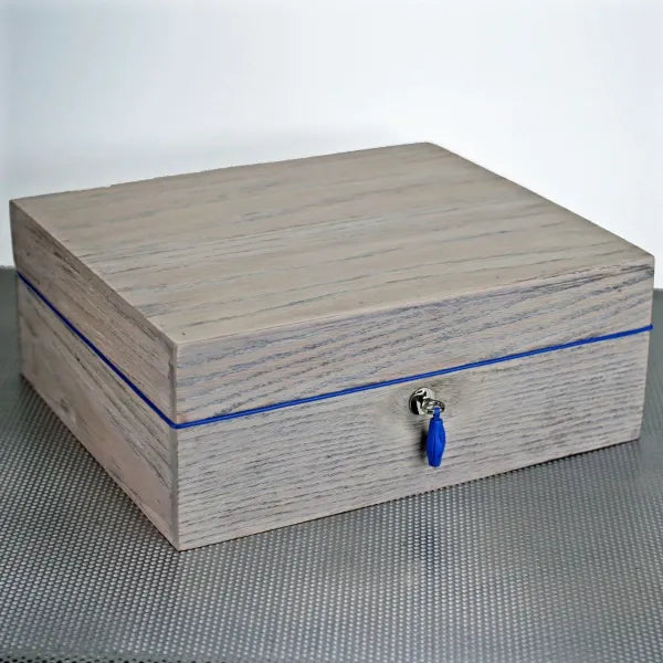 The "Bleached Oak Wood" Humidor (60/70 Count)