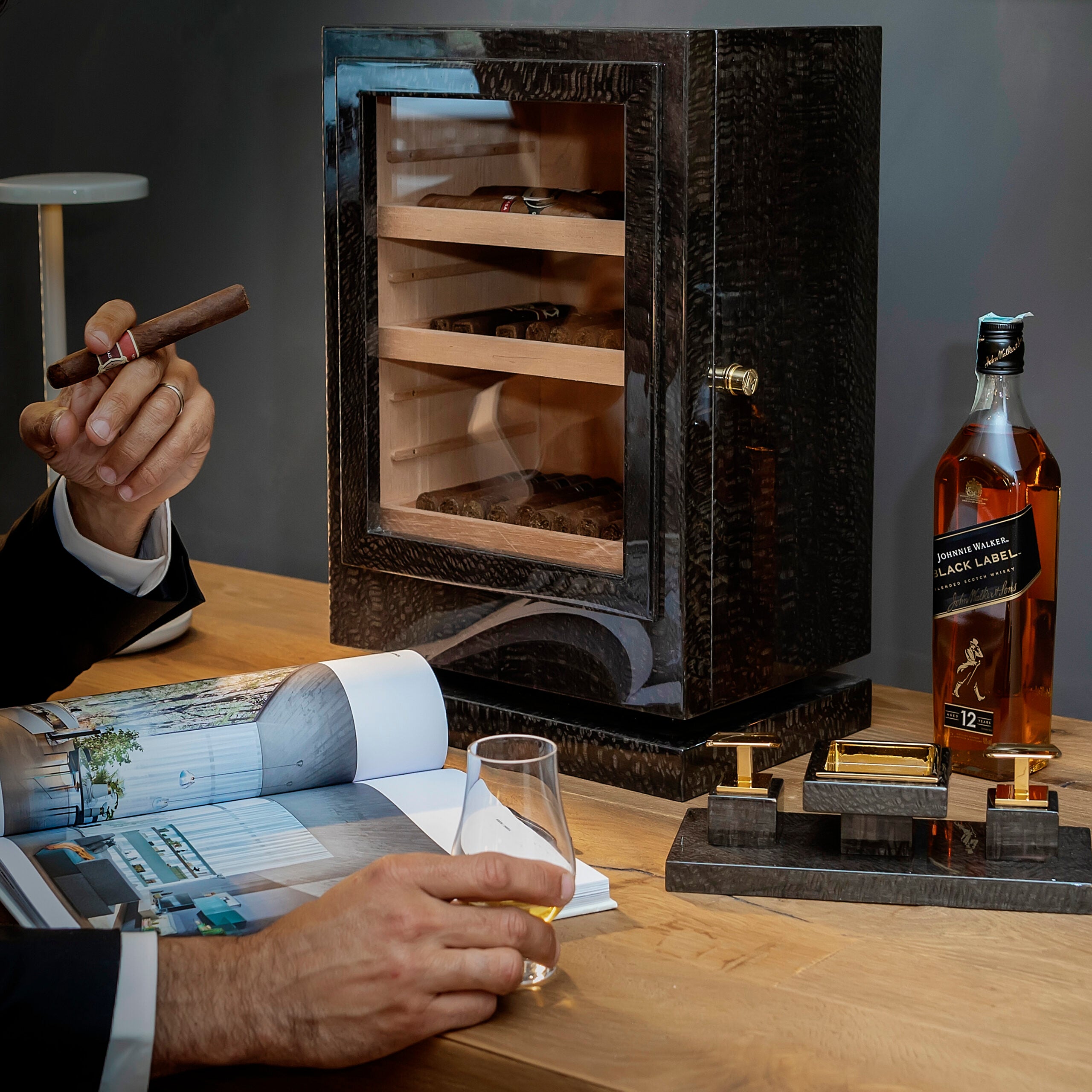 Anthracite Carbalho – cabinet 150 cigars