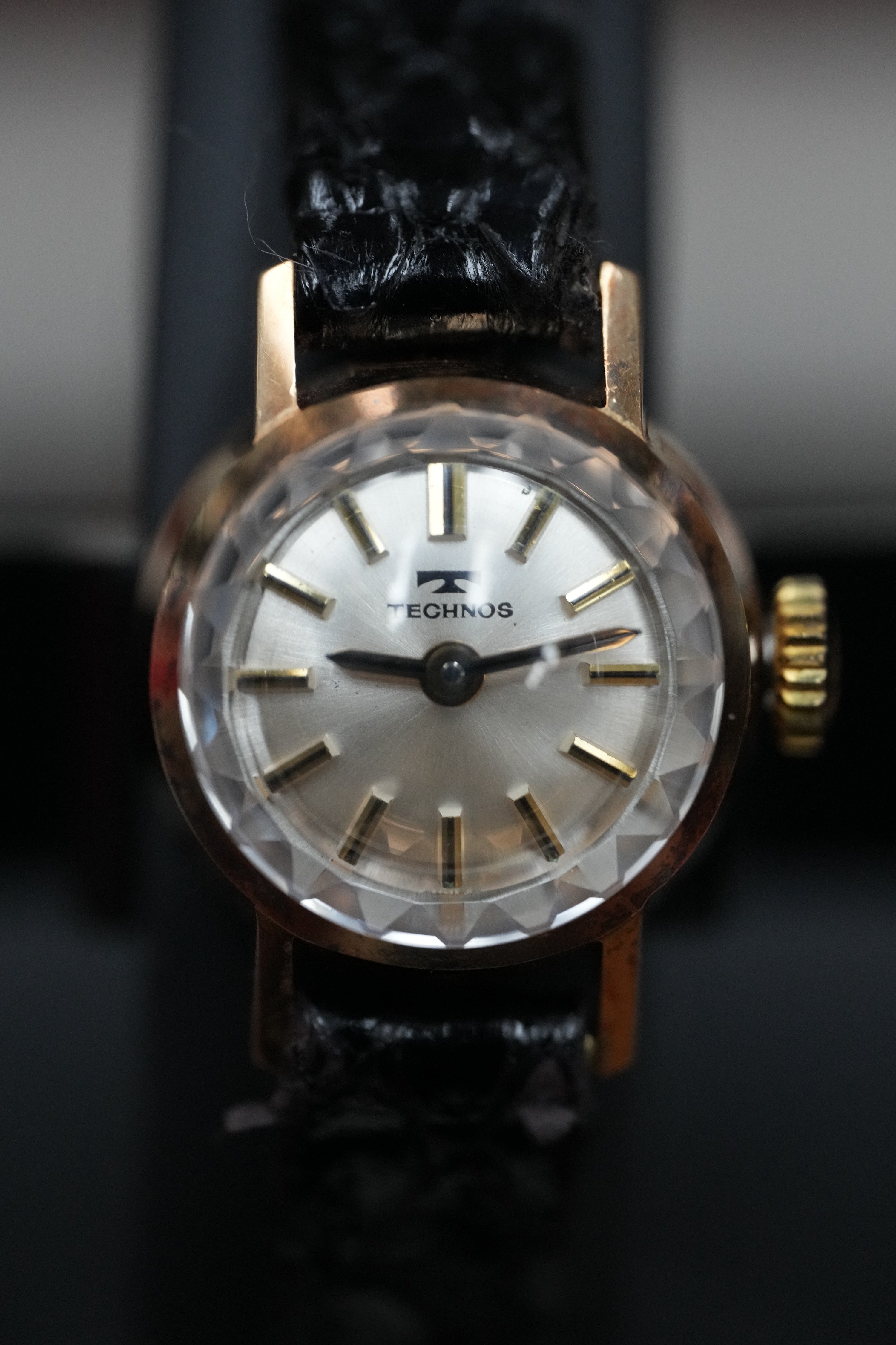 14k gold watch Technos