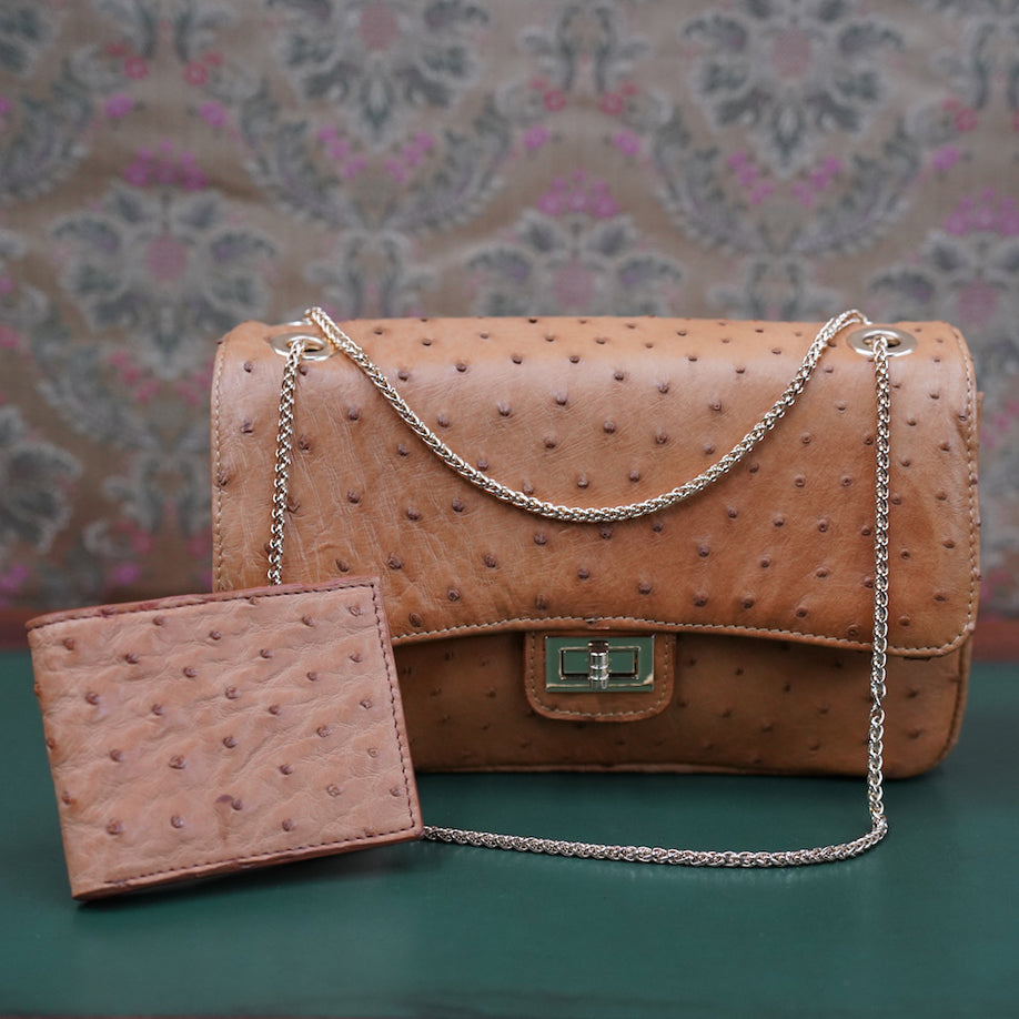 Handbag in camel ostrich leather