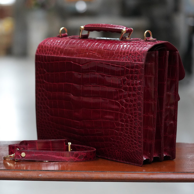 Large burgundy business case in crocodile leather