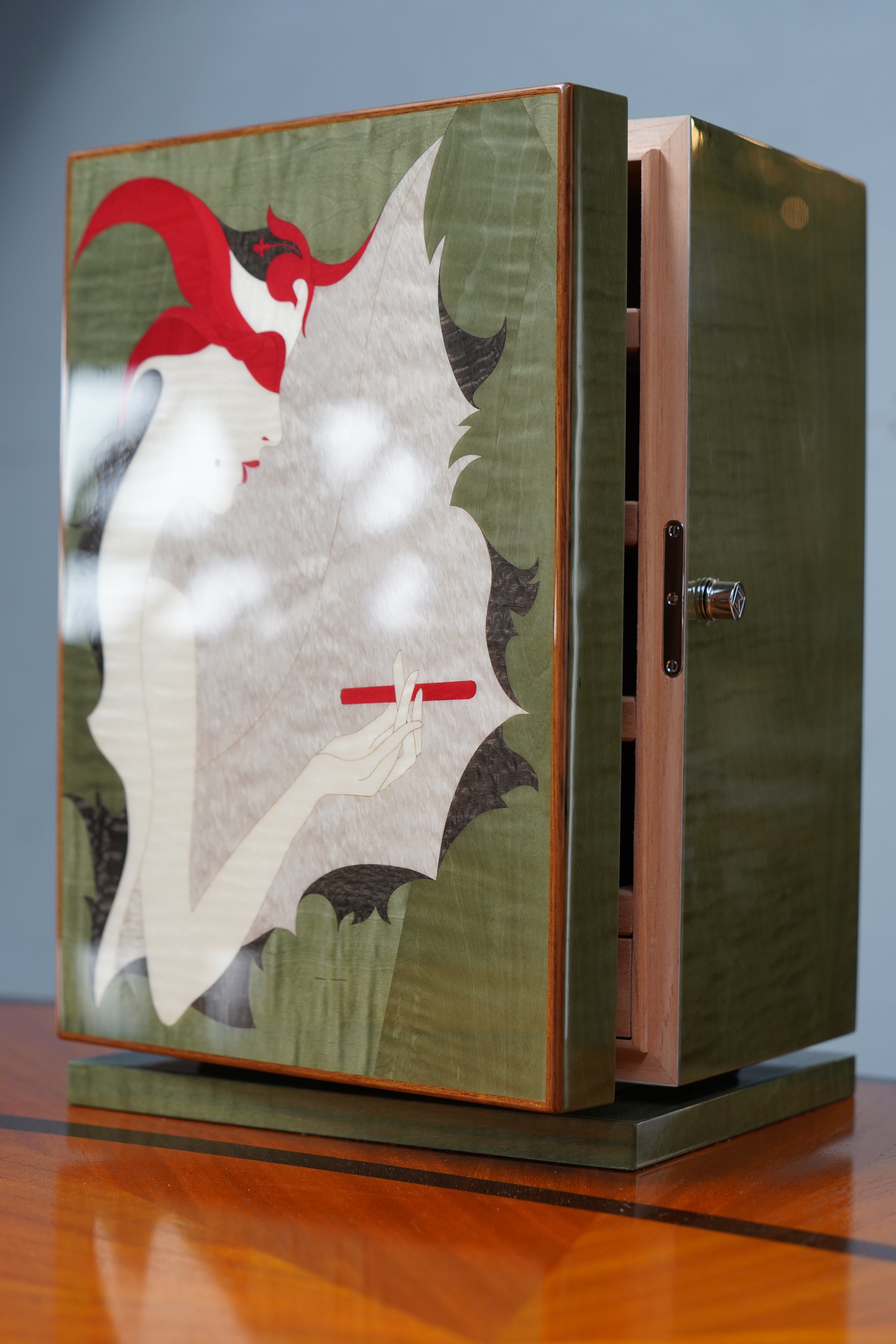 Maccarrone humidor cabinet 'Tea Dyche'