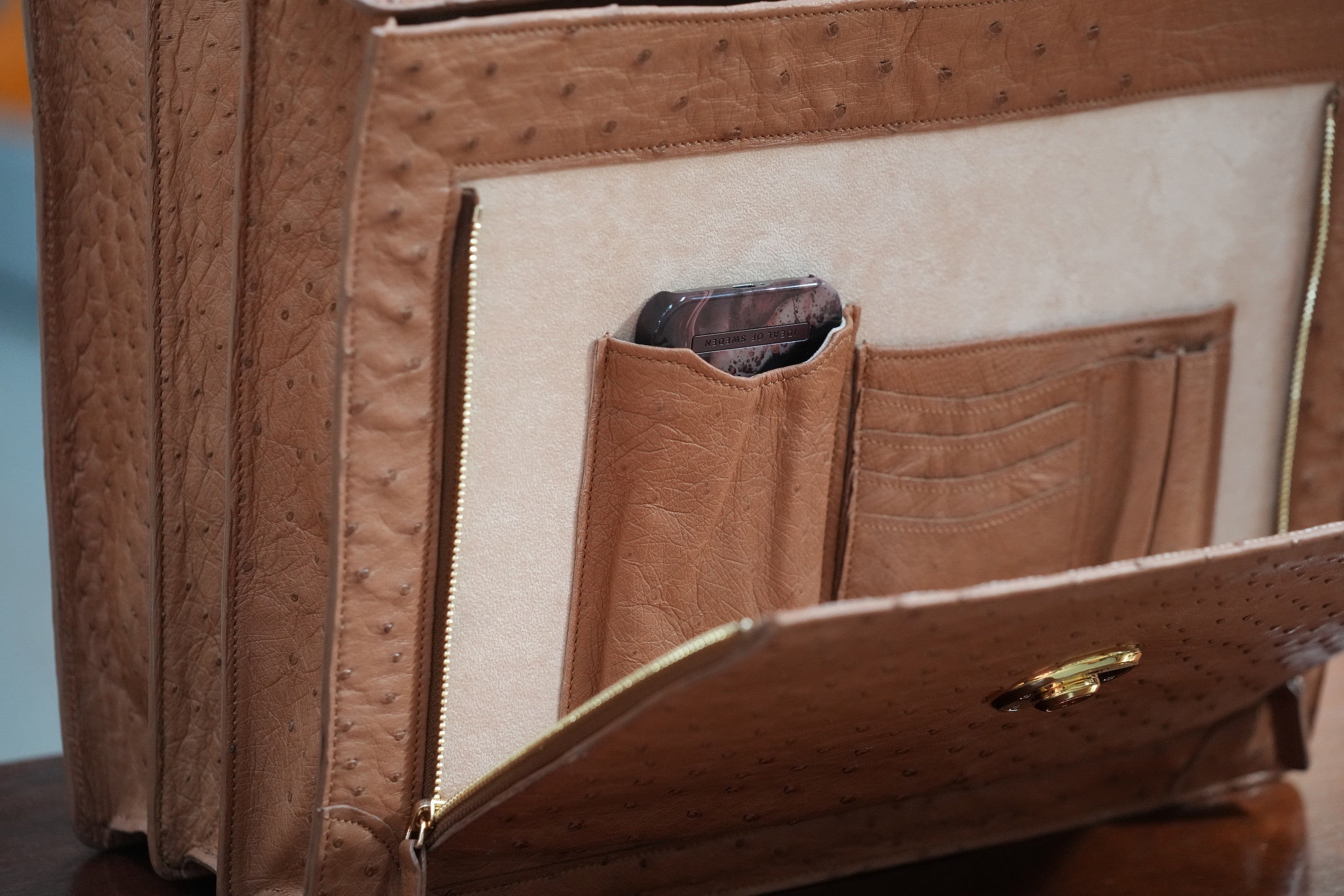 camel A4+ BUSINESS CASE IN OSTRICH LEATHER